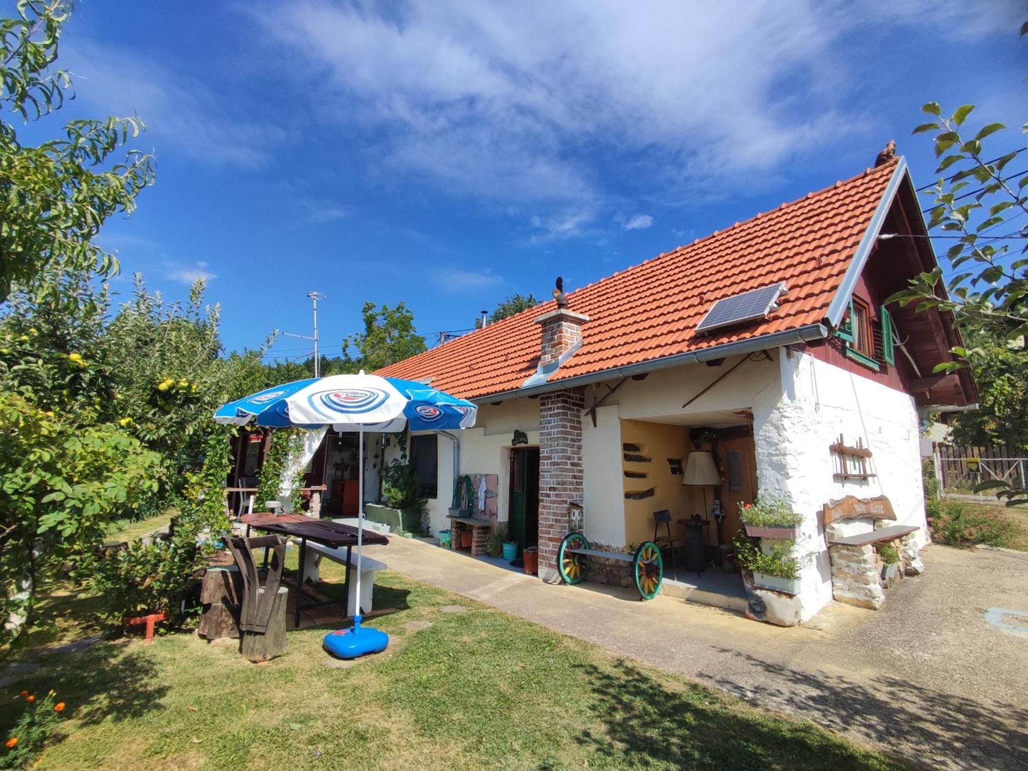 Hotel Mala Zidanica Tomasevci Exterior foto